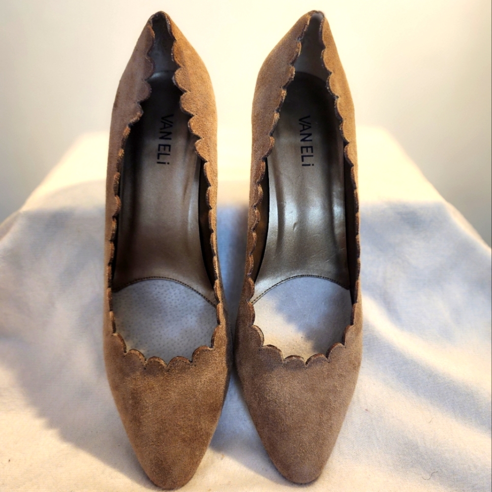 Vaneli suede pumps